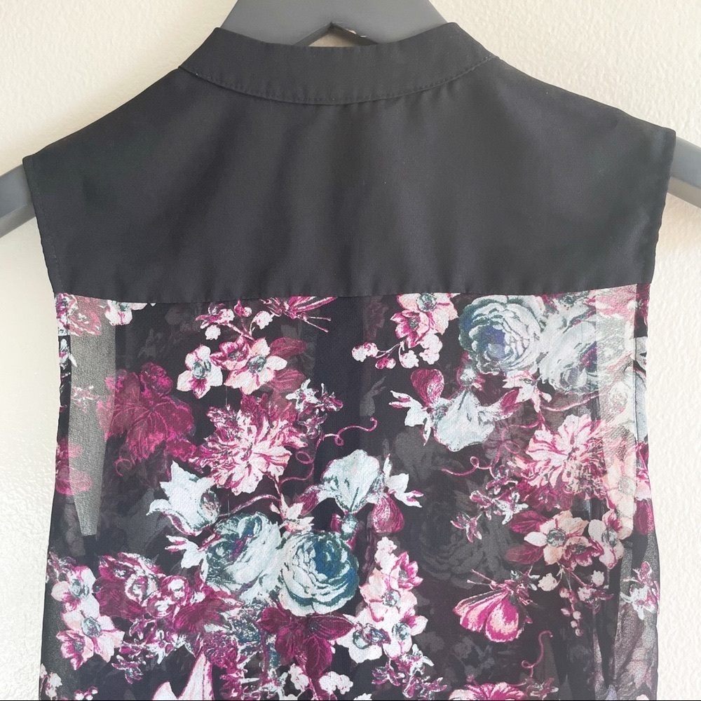 Bcbgeneration plum floral half button up top XS - Picture 9 of 11